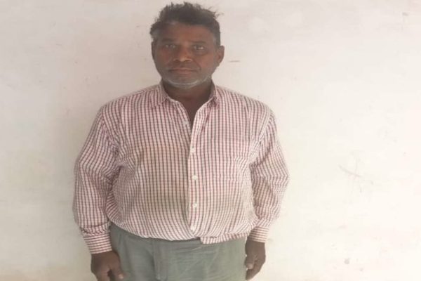 मॉब लिंचिंग की घटना के बाद आरोपी बंगाल फरार हो गया था, लौटते ही ट्रेन से उतरते वक्त उसे गिरफ्तार कर लिया गया।