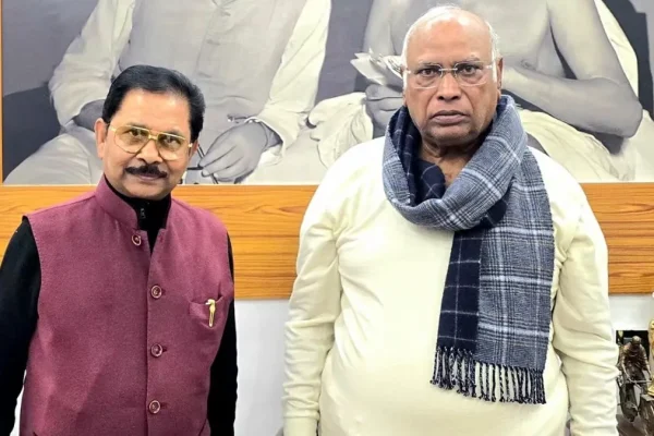 Jharkhand Politics: धीरज प्रसाद साहू ने राष्ट्रीय अध्यक्ष खरगे से मुलाकात की, झारखंड कांग्रेस को सशक्त करने पर की चर्चा