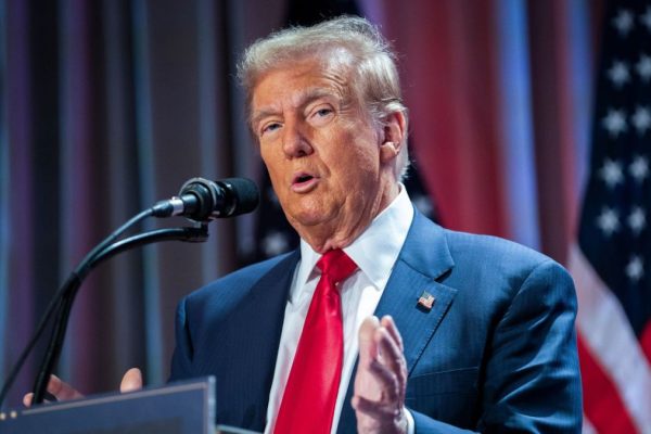 ट्रंप ने ईरान को चेतावनी दी, कहा – मिडिल ईस्ट में अमेरिका का दूसरा नौसैनिक बेड़ा तैनात