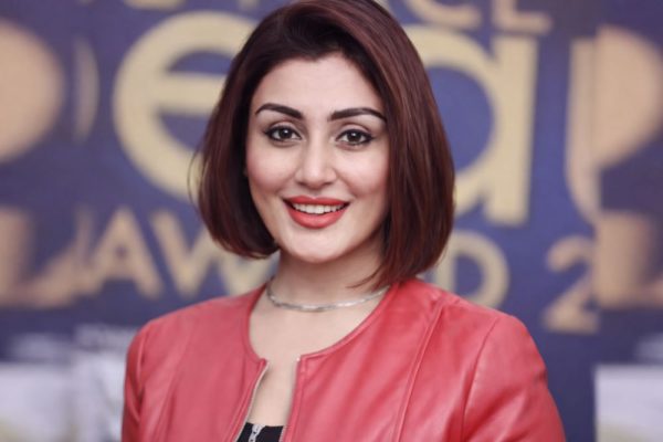 बॉलीवुड से दूर होकर दुबई में बस गईं ये एक्ट्रेस, अब रियल एस्टेट एजेंट के रूप में कर रहीं काम, बदला लुक देख पहचानना हुआ मुश्किल, सलमान-आमिर संग कर चुकी हैं फिल्में