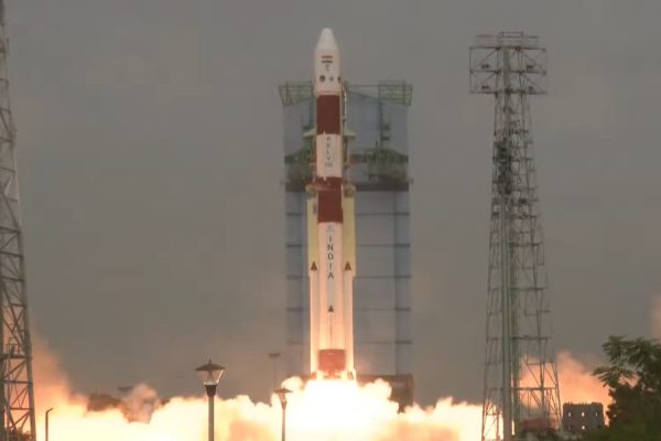 ISRO ने Anvesha जासूसी सैटेलाइट का प्रक्षेपण किया, मिशन के तीसरे स्टेज में तकनीकी खामी सामने आई