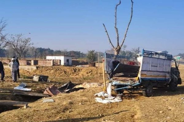 गुमला में भीषण सड़क हादसा, हाइवा की टक्कर से पिकअप सवार चार लोगों की मौके पर मौत