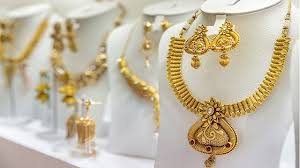 सोना-चांदी ने तोड़े सारे रिकॉर्ड! ₹1.54 लाख के पार पहुंचा Gold, ₹3.25 लाख Silver