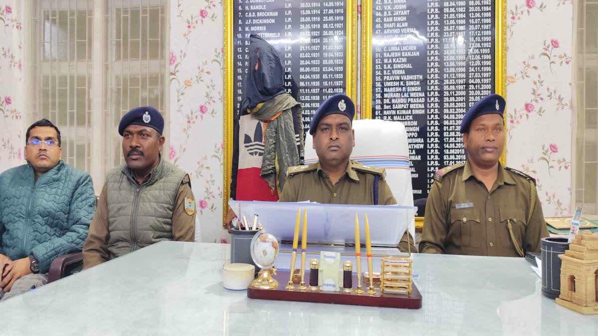 दुमका डबल मर्डर केस का खुलासा: दुष्कर्म के विरोध पर मां-बेटी की हत्या, आरोपी गिरफ्तार