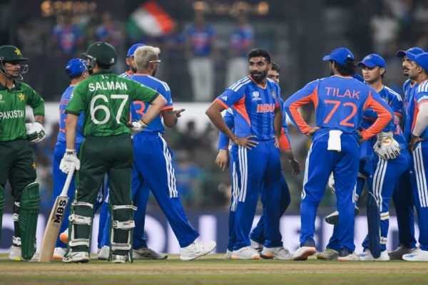 IND vs PAK: बल्लेबाजों के बाद गेंदबाजों का कमाल, भारत ने पाकिस्तान को 61 रनों से हराकर सुपर 8 में किया क्वालीफाई