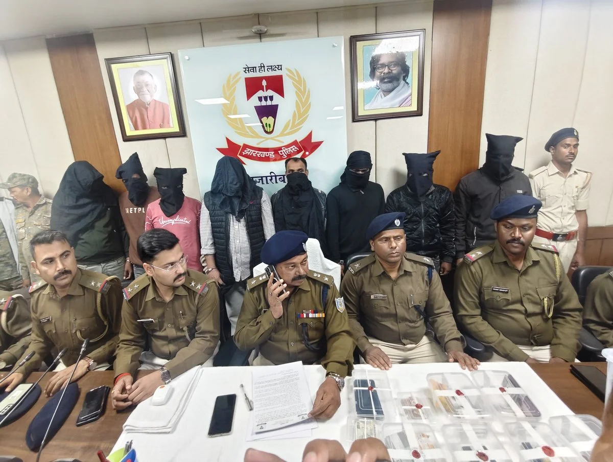 झारखंड में बड़ा ड्रग्स नेटवर्क ध्वस्त: हजारीबाग पुलिस ने 14 तस्करों को दबोचा, 45 लाख की ब्राउन शुगर-गांजा बरामद