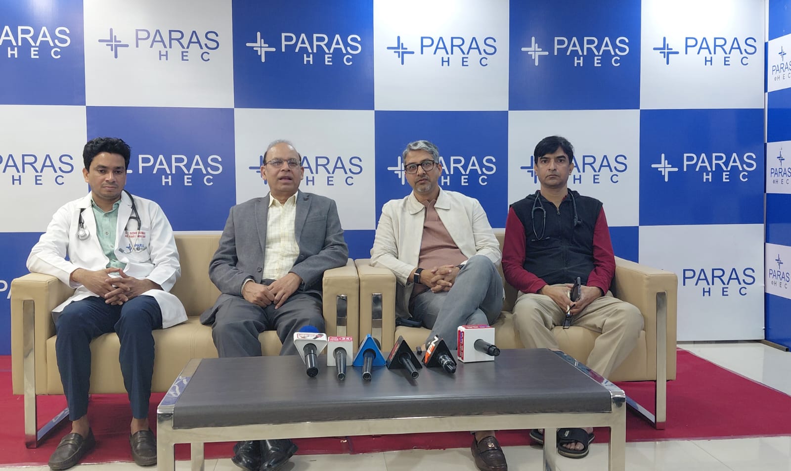 रांची के पारस एचईसी हॉस्पिटल में 46 वर्षीय महिला का दुर्लभ जिटेलमैन सिंड्रोम का 50 दिनों के गहन इलाज के बाद सफल उपचार किया गया, डॉक्टरों की विशेषज्ञ टीम ने बचाई जान।