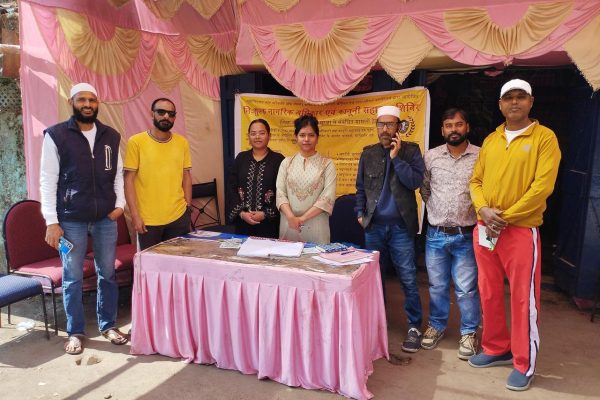 डोरंडा रांची में आयोजित आरटीई जागरूकता कैंप में शामिल अभिभावक