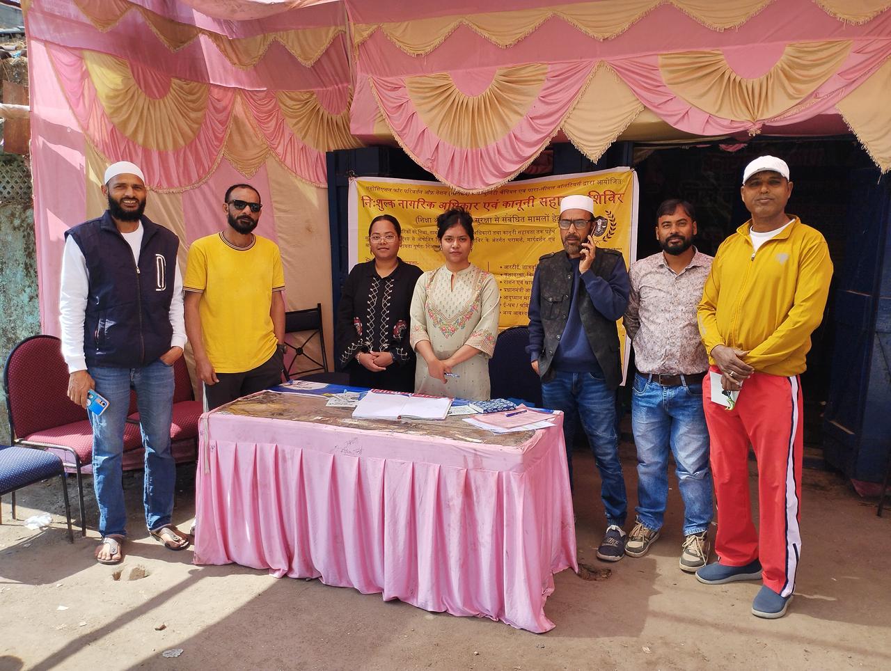 डोरंडा रांची में आयोजित आरटीई जागरूकता कैंप में शामिल अभिभावक