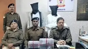 जमशेदपुर में जुगसलाई पुलिस की बड़ी कार्रवाई, मनीष सिंह गिरोह के दो सदस्य हथियार समेत गिरफ्तार
