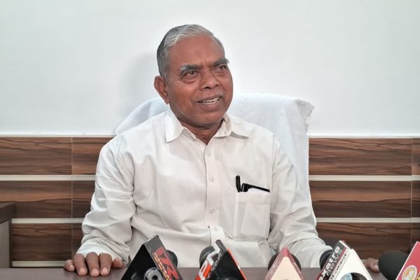 झारखंड कांग्रेस नई कमेटी गठन को लेकर दिल्ली में नेताओं की महत्वपूर्ण बैठक का दृश्य
