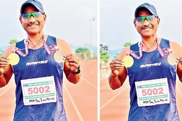 आंध्र प्रदेश के पूर्व आर्मी जवान गंथकोरु सीताराम Masters Athletics में पदक जीतते हुए