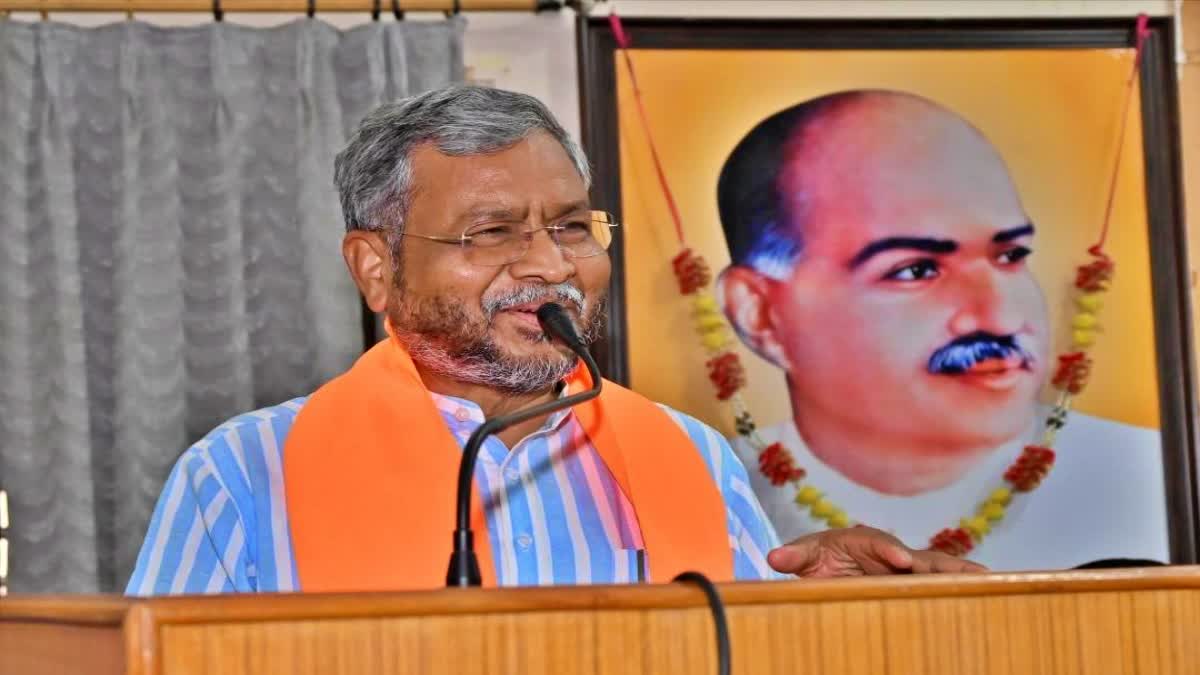 नेता प्रतिपक्ष बाबूलाल मरांडी जेपीएससी परीक्षा में हुई गड़बड़ियों के खिलाफ सरकार पर निशाना साधते हुए।