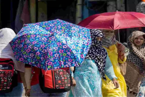 भीषण गर्मी और लू के दौरान भारत के विभिन्न हिस्सों में सड़कों पर सन्नाटा और गर्मी का असर।