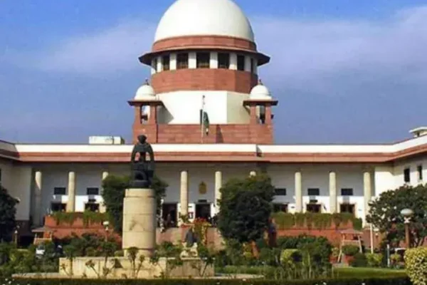 सुप्रीम कोर्ट में रूस में हिरासत में 26 भारतीयों की वापसी से जुड़ी याचिका की सुनवाई