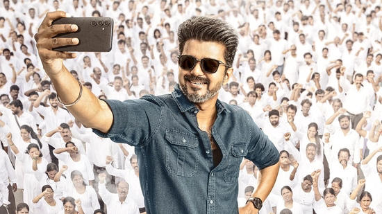 तमिल फिल्म ‘Jana Nayagan’ के पोस्टर के साथ लीक विवाद और पायरेसी विरोध प्रदर्शन