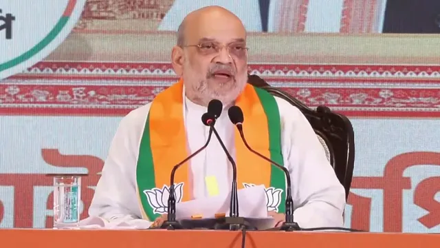 कोलकाता में पश्चिम बंगाल चुनाव 2026 के लिए BJP के संकल्प पत्र जारी करने का दृश्य