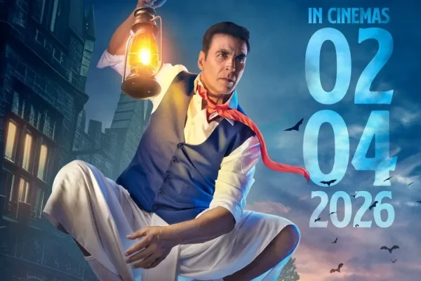 भूत बंगला फिल्म पोस्टर में अक्षय कुमार हॉरर-कॉमेडी अंदाज में नजर आते हुए
