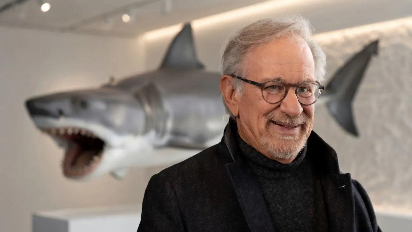 भारत में 4K रिस्टोरेशन के साथ फिर रिलीज हो रही फिल्म जॉज का पोस्टर