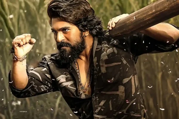 राम चरण की फिल्म पेड्डी का पोस्टर, जिसकी रिलीज जून तक टली