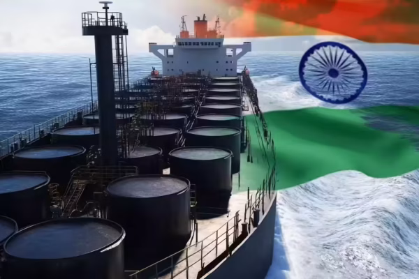 भारत में रूस से कच्चे तेल आयात डेटा से जुड़ी फाइलों और सरकारी दस्तावेजों का प्रतीकात्मक दृश्य