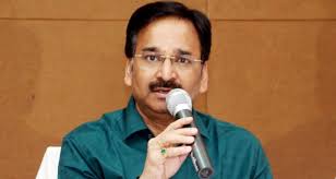 आईएएस विनय चौबे को सुप्रीम कोर्ट से जमानत मिलने के बाद कोर्ट परिसर का दृश्य