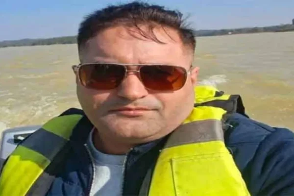 रांची के प्रसिद्ध होटल कारोबारी आशीष भाटिया के पुत्र लव भाटिया का संदिग्ध परिस्थितियों में निधन हो गया।