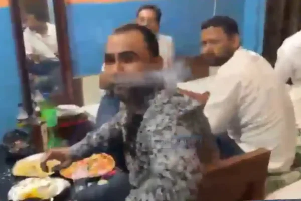 मोतिहारी के होटल में पुलिस की छापेमारी और शराब पार्टी के दौरान की गई कार्रवाई।