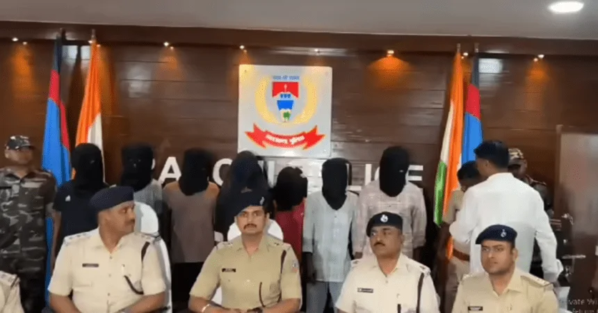 रांची पुलिस ने रातू में मारपीट और राइफल लूट के मामले में सात आरोपियों को गिरफ्तार किया।