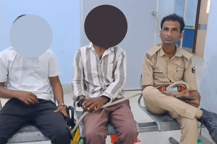 गोपालगंज के बैकुंठपुर में सामूहिक दुष्कर्म मामले की जांच और आरोपियों की गिरफ्तारी में जुटी पुलिस।