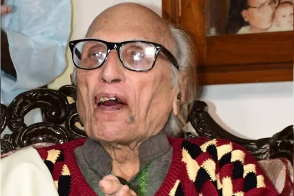 मशहूर उर्दू शायर डॉ. बशीर बद्र का भोपाल में 91 वर्ष की आयु में निधन हुआ।