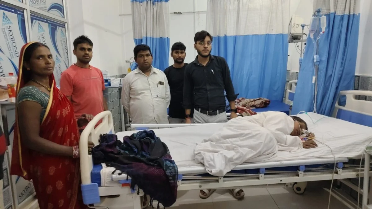 पूर्वी चंपारण में आकाशीय बिजली गिरने से हुए हादसे के बाद पुलिस जांच और राहत कार्य।