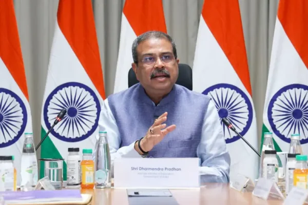 नीट-यूजी परीक्षा 21 जून को दोबारा होगी और अगले साल से परीक्षा कंप्यूटर आधारित (CBT) मोड में आयोजित की जाएगी।