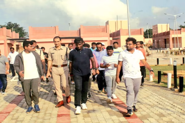 पलामू जिला प्रशासन और उपायुक्त कार्यालय द्वारा 24 लिपिकों के तबादले का आधिकारिक आदेश जारी।