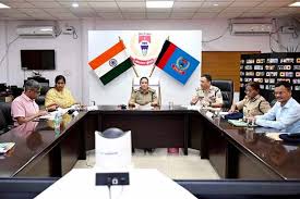 Jharkhand Police Headquarters में आधिकारिक कानून-व्यवस्था समीक्षा बैठक में शामिल होते वरिष्ठ पुलिस अधिकारी।