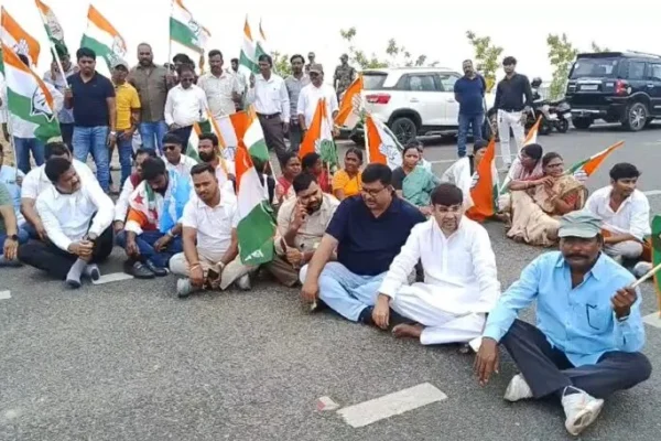 झारखंड राज्यसभा चुनाव विवाद के बीच कांग्रेस के सभी विधायक दिल्ली में मल्लिकार्जुन खड़गे से मुलाकात करेंगे।