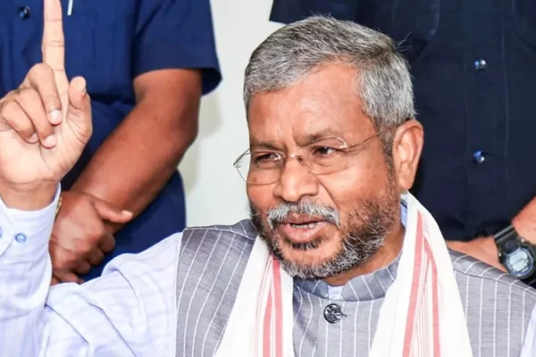 रांची में पत्रकारों से बात करते हुए नेता प्रतिपक्ष बाबूलाल मरांडी जिन्होंने परिमल नाथवाणी को समर्थन देने की घोषणा की