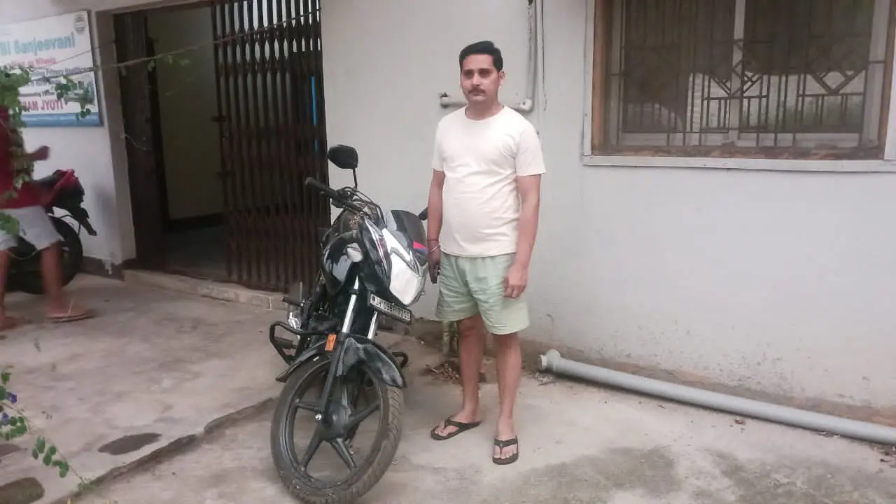 बेरमो में एपीपी नवीन कुमार के मकान में शॉर्ट सर्किट से लगी आग