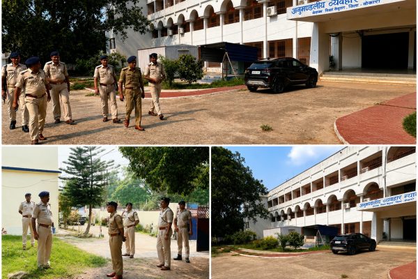 तेनुघाट ओपी और गोमिया थाना निरीक्षण के दौरान समीक्षा करते पुलिस अधिकारी
