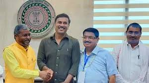 आजसू प्रमुख सुदेश महतो ने परिमल नाथवानी को राज्यसभा चुनाव जीतने पर बधाई देते हुए विपक्ष पर निशाना साधा।