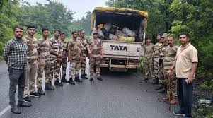 बीएंडके क्षेत्र में सीआईएसएफ जवानों द्वारा छापेमारी के बाद जब्त किए गए अवैध कोयले के ढेर की सांकेतिक तस्वीर.