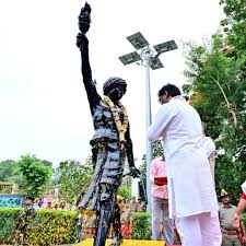 रांची में हूल दिवस पर सिदो-कान्हू और संथाल विद्रोह के शहीदों को श्रद्धांजलि देते राज्यपाल संतोष कुमार गंगवार और मुख्यमंत्री हेमंत सोरेन।