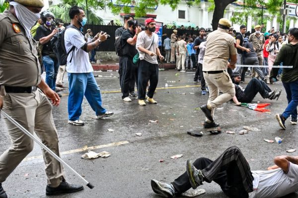दिल्ली में संसद मार्च के दौरान पुलिस कार्रवाई पर दिल्ली हाईकोर्ट का जवाब तलब का नोटिस।
