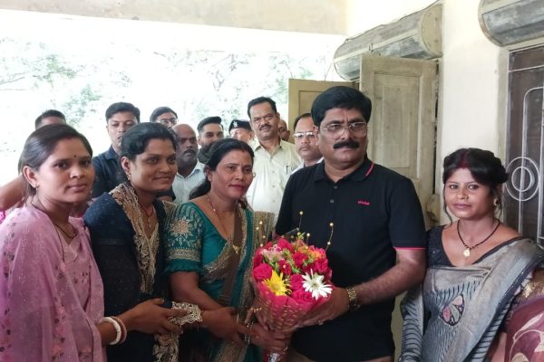 बोकारो केबीपी परियोजना: मंत्री योगेंद्र प्रसाद ने रैयतों संग की त्रिपक्षीय वार्ता