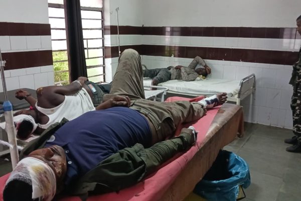 बोकारो के पेटरवार में दो बाइक की टक्कर, तीन घायल, दो रेफर