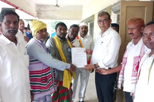 बोकारो में तीन युवकों की संदिग्ध मौत, परिजनों ने 25 लाख मुआवजा और नौकरी की मांग
