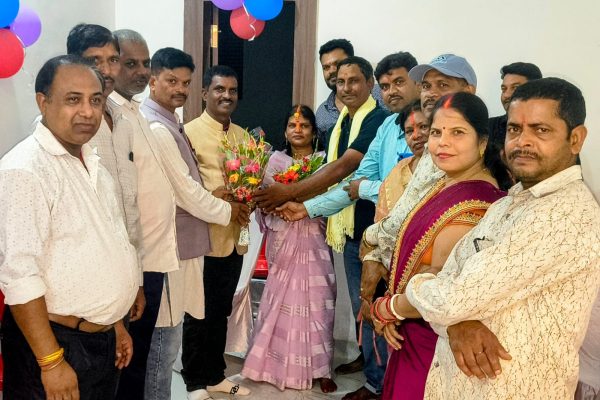 रामगढ़ में लोकहित अधिकार पार्टी की बैठक को संबोधित करते प्रदेश अध्यक्ष हरिनाथ साहू।