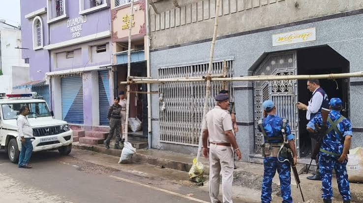 बिहार के सिवान में तैनात उत्पाद निरीक्षक अंकेश कुमार गोंड़ के ठिकानों पर आर्थिक अपराध इकाई की छापेमारी