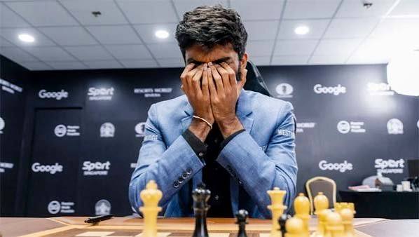 चेन्नई ग्रैंड मास्टर्स में अलीरेज़ा फिरोज़ा और डी गुकेश के बीच चेस बोर्ड पर चलता हुआ कड़ा मुकाबला