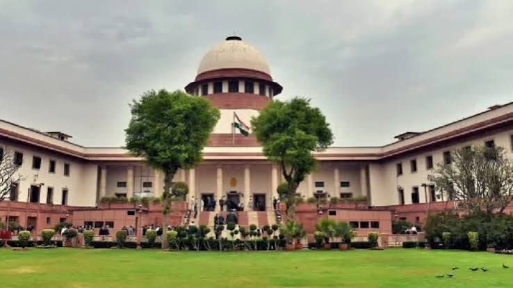 उच्चतम न्यायालय परिसर जहां व्यभिचार के आरोपी पति की निजता के अधिकार की दलील को खारिज रखा गया।